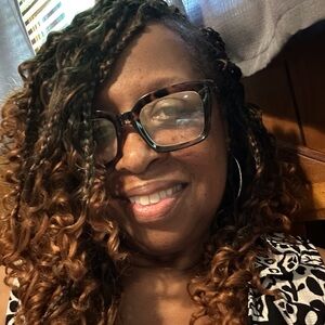 Meet your Posher, Lowanna